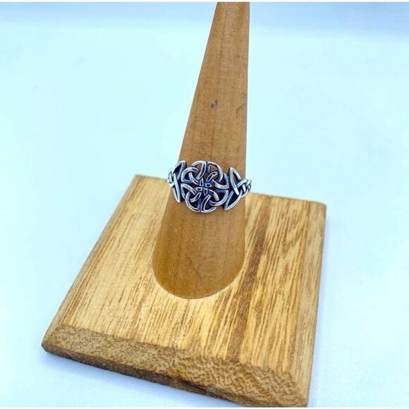 Celtic Sterling Silver Ring Sizes 8,9 - Picture 1 of 6